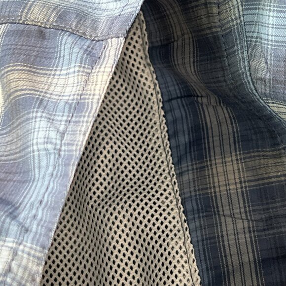 New Van Heusen Traveler Shirt Mens Large Long Sleeve Button Up Blue Plaid Vented - Picture 7 of 9